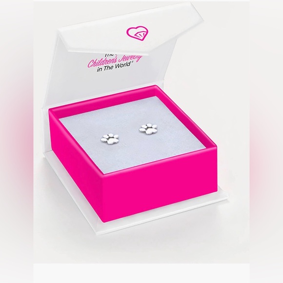 in Season Jewelry Jewelry - New Sterling silver earrings ( dog paw prints 🐾)